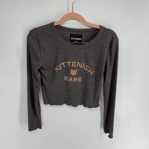 Kittenish Babe Cat Print Graphic Gray Long Sleeve Crop top womens medium